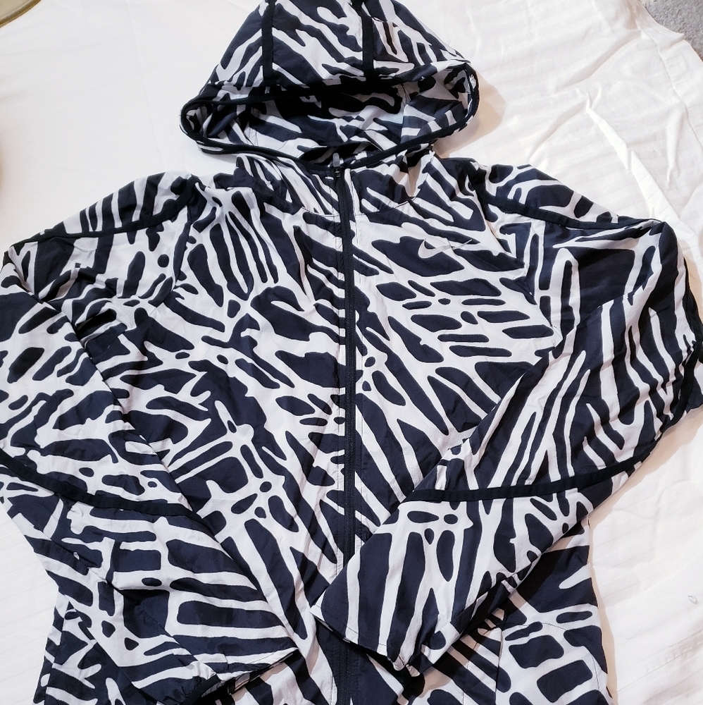 NIKE Black & White Print Windbreaker Sz Small